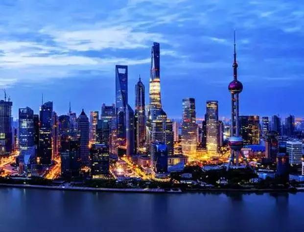 深巷奇迹揭秘，近视治疗最新研究与特色小店探访