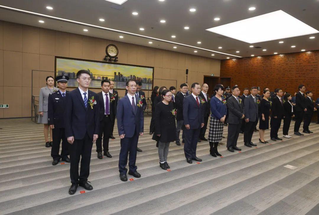德国新冠肺炎最新数据积极变化，逆风砥柱，展现学习、自信与成就之源