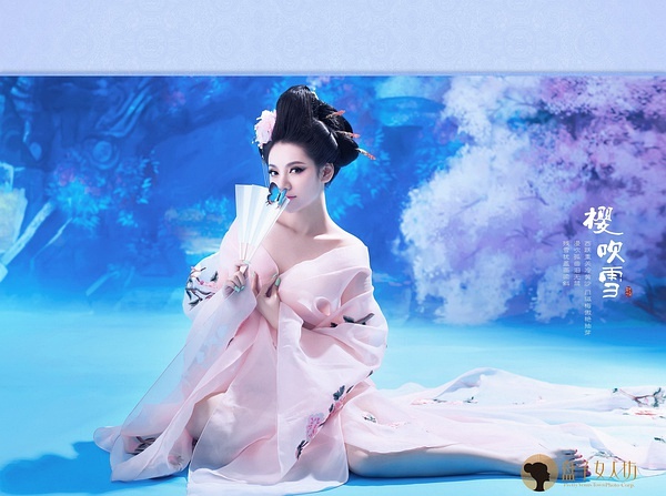 蓬莱仙女梦幻写真背后的故事，最新歌曲与写真亮相2025年11月8日