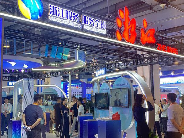 “2025跑狗图揭秘：新科技赋能战略，JFO94.975服务器新版本”