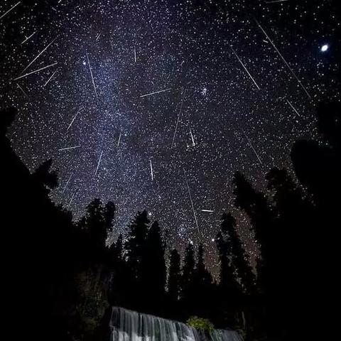 揭秘明星背后的故事，探索璀璨星空的秘密世界