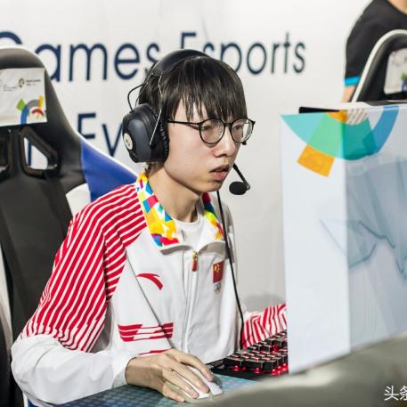 LOL赛场精彩瞬间回顾，战术、策略与英雄风采的较量