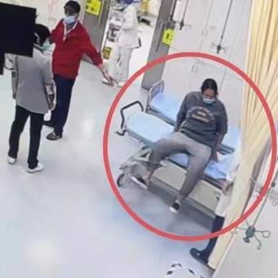 路人突发疾病摔倒，路人突然晕倒处理原则 