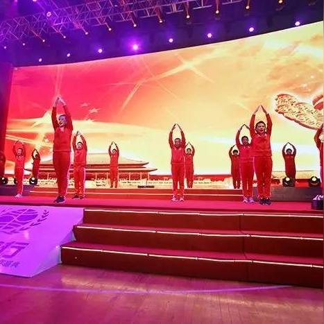 追逐梦想不断努力，追逐梦想努力前行 