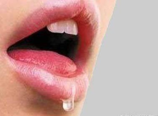 口中不断产生唾液，嘴里不停产生唾液 